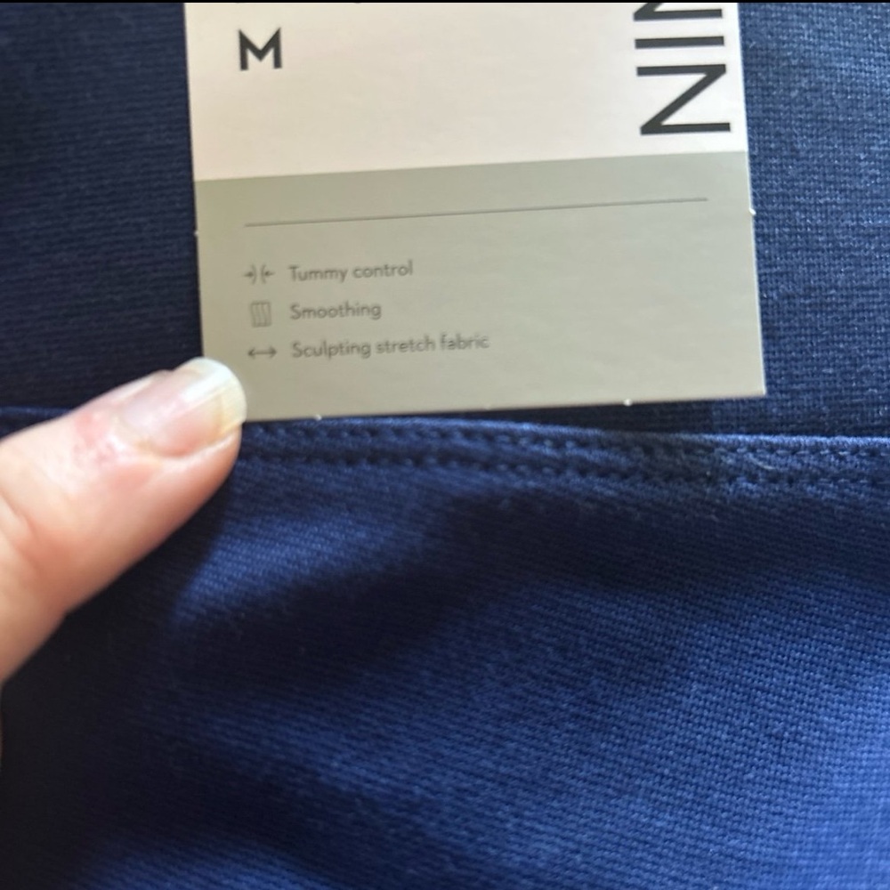 Nine West Sculpting Ponte Pants size M NWT - Picture 5 of 5